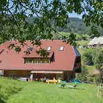 Esche Apartment *
